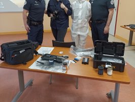 Présentation du matériel de la police scientifique