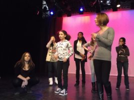 Le groupe de danse latine en répétition